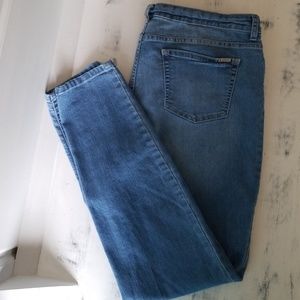 Women's skinny jeans